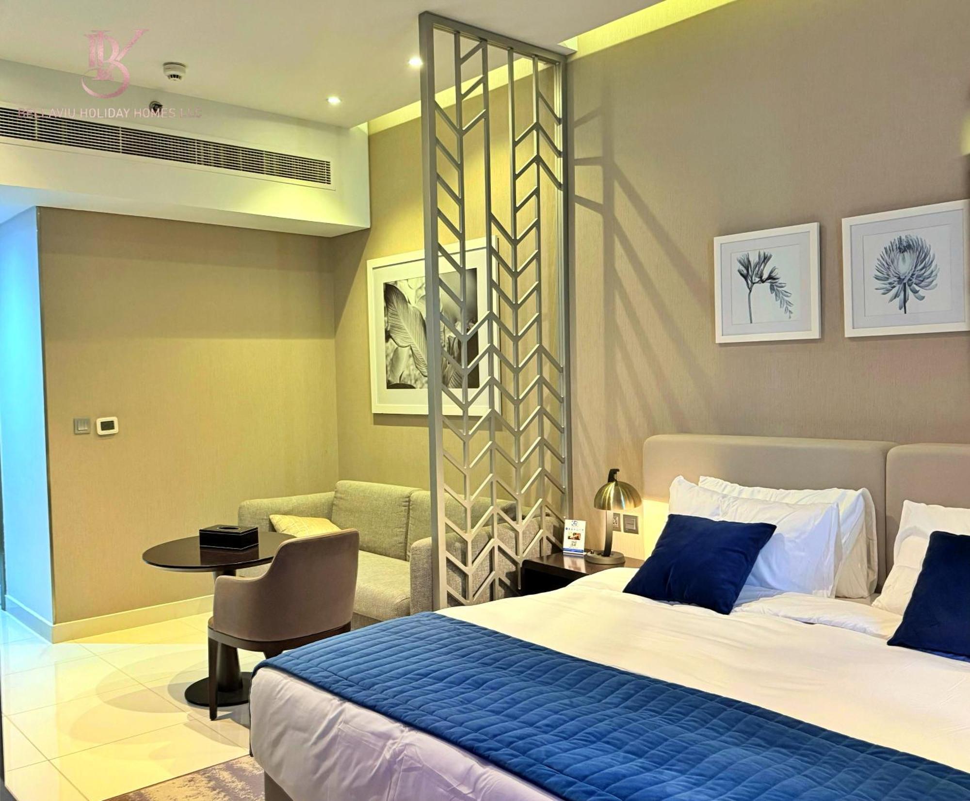 Canal-view Business Bay Apartment *