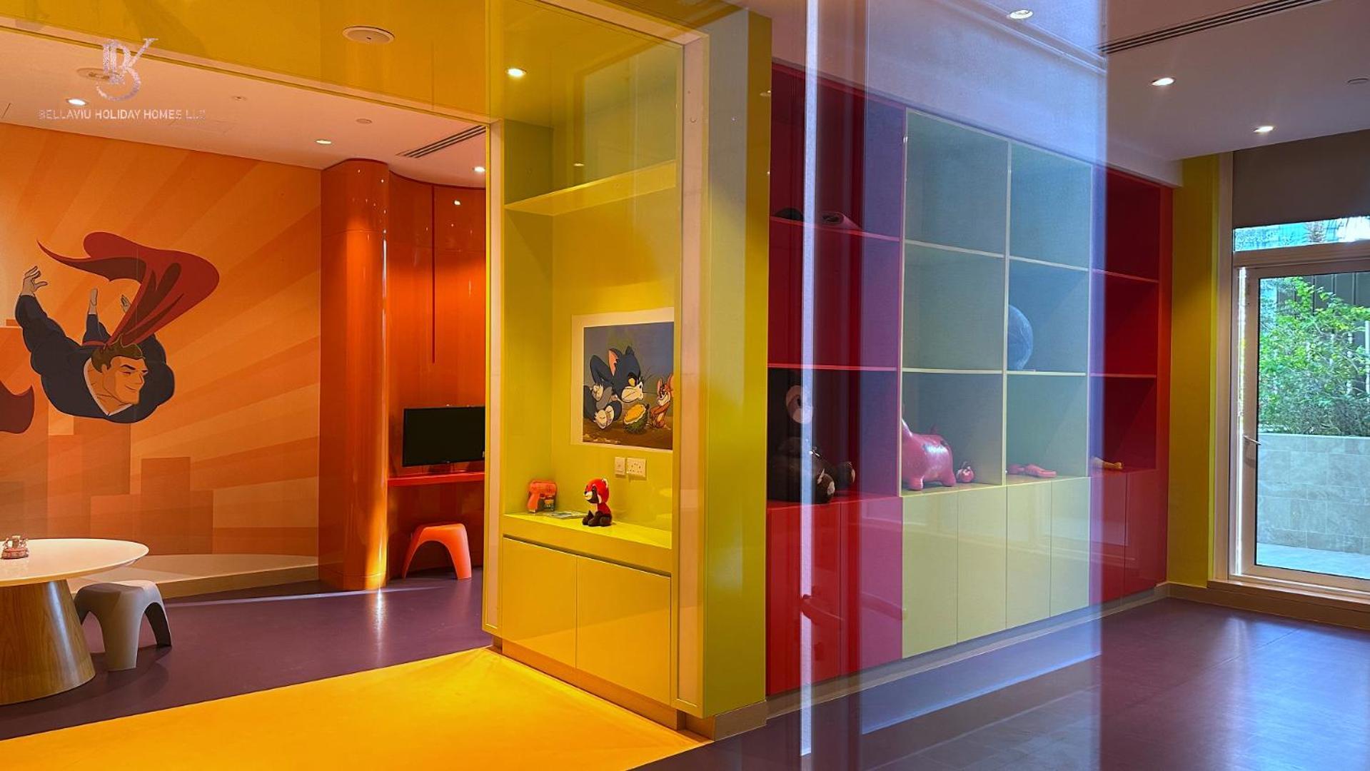Canal-view Business Bay Apartment *